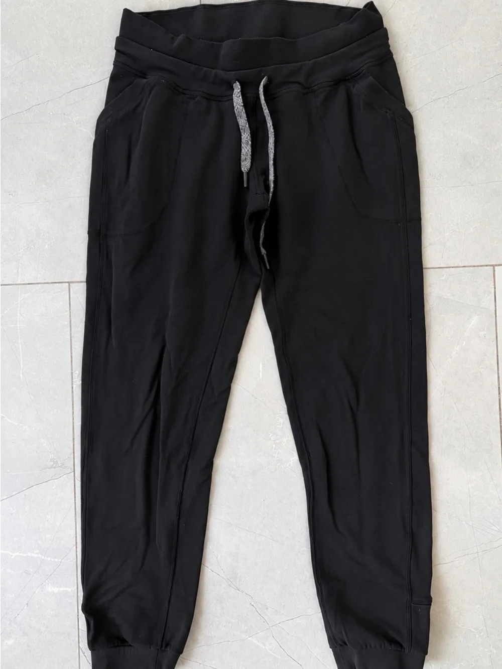 Lululemon Ready to Rulu Joggers – Women’s Size 8 – Black